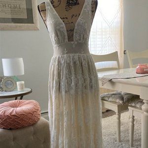 BRAND NEW! Elegant Floral Gown/Wedding Dress